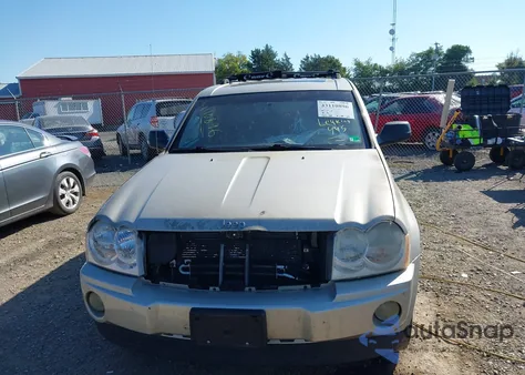 2007 Jeep Grand Cherokee Laredo z USA, uszkodzony, nr VIN 1J8HS48P97C526909